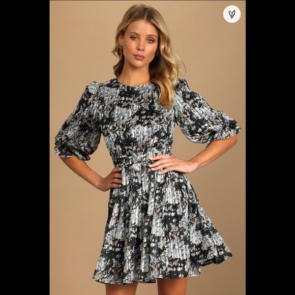 Lulus Dresses & Skirts - LULUS Pleasing to the Eye Black Floral Print Skater Mini Dress - Large